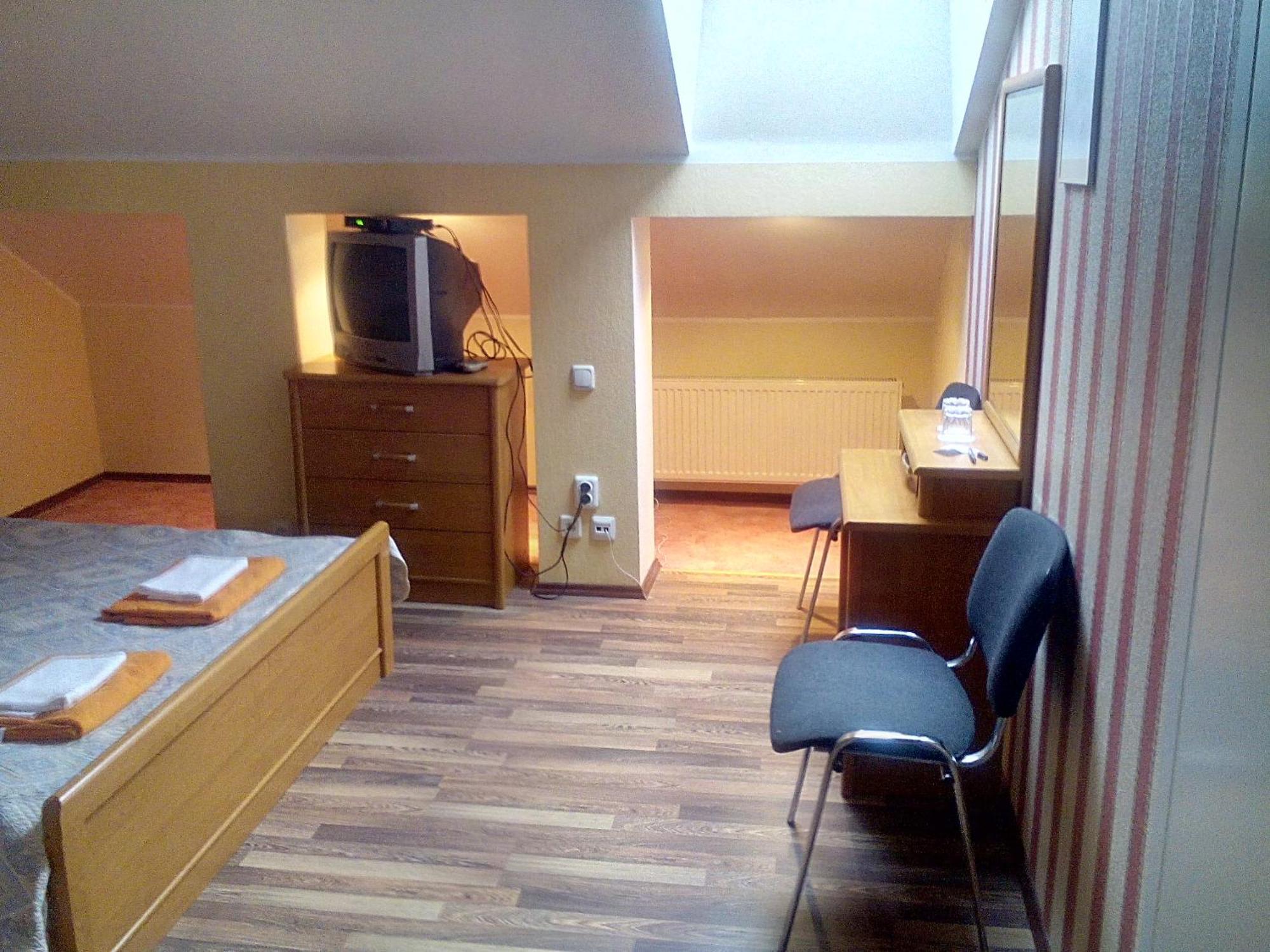 Central Hotel Narva Szoba fotó