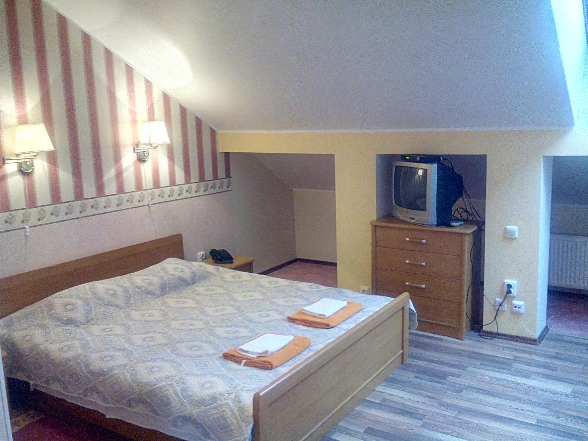Central Hotel Narva Szoba fotó