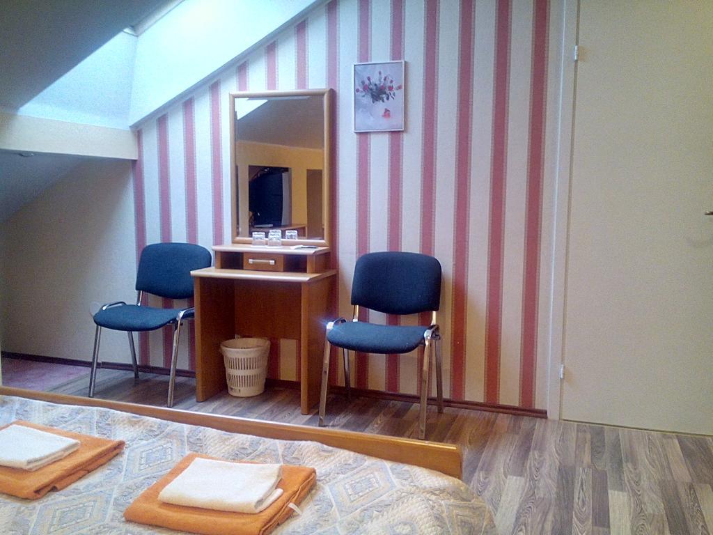 Central Hotel Narva Szoba fotó